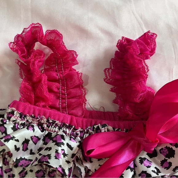 Boutique Pink Leopard Ruffle Romper With Matching Leg Warmers - Picture 5 of 10